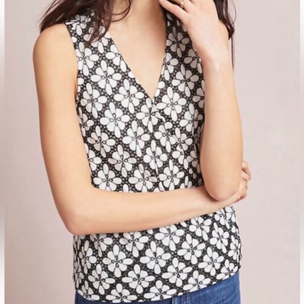 Coralie NWT Wrap Top Sleeveless Anthropologie Black White Floral Daisy Size 6